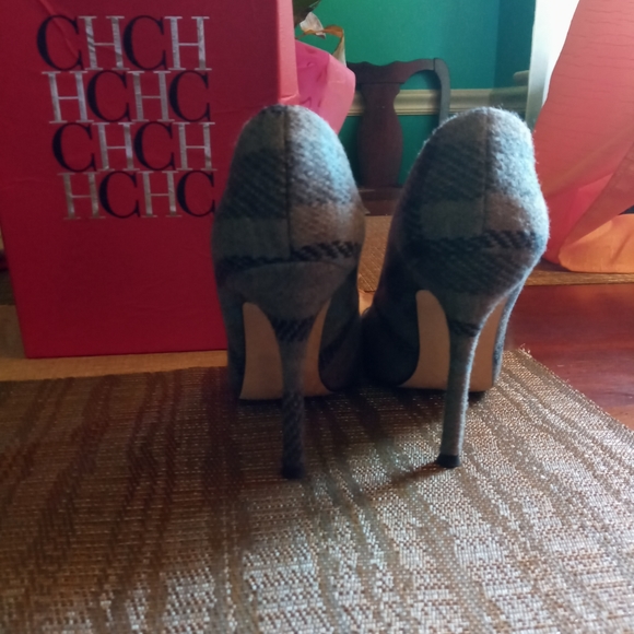 Shoes - Picture 4 of 4